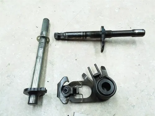 Yamaha 600 TT600 Engine Shift Shaft Hardware 1984 #23 ANX B213