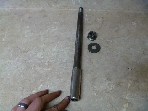 Yamaha 750 XV VIRAGO XV750-H Used Rear Wheel Axle 1981 #YB14