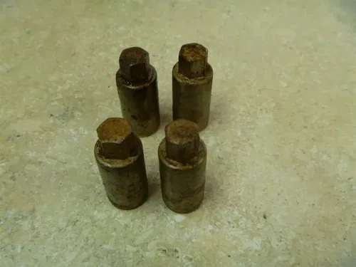 Yamaha 250 DT DT250-D ENDURO Used Engine Head Bolts 1977 YB117