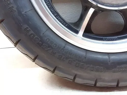 1988 Kawasaki VN 1500 Vulcan VN1500-A2 Rear Wheel Bad Tire PJ-11