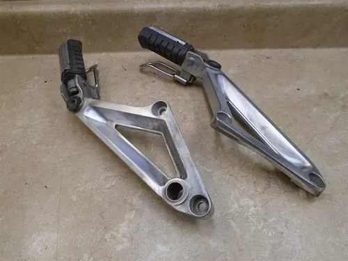 Honda 750 VF SABRE VF750S VF750-S Rear Footpegs 1982 HB510