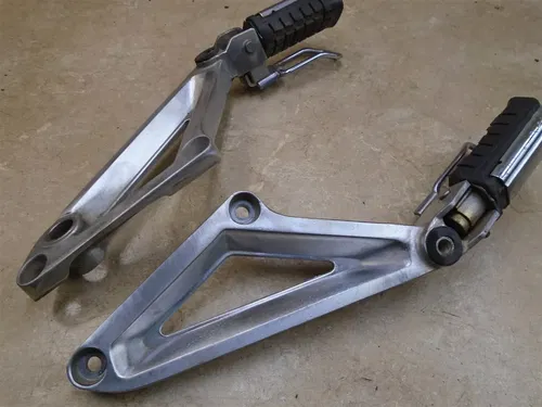 Honda 750 VF SABRE VF750S VF750-S Rear Footpegs 1982 HB510