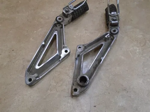 Honda 750 VF SABRE VF750S VF750-S Rear Footpegs 1982 HB510