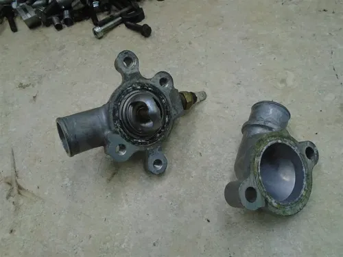 Kawasaki 250 EX NINJA EX250 Used Engine Thermostat 2005 KB102