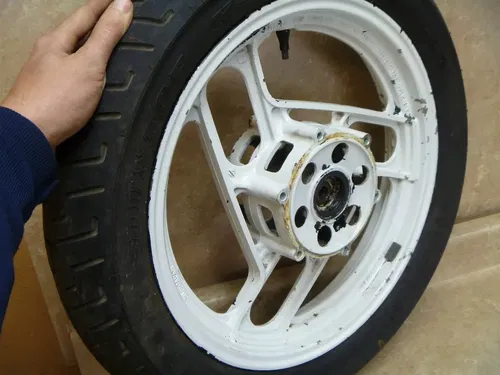 Yamaha 600 FZ600-T FZ 600 Used Front Wheel Rim 1987 #YB25 YW127