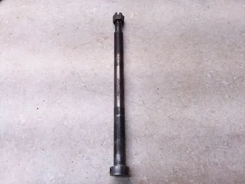 Suzuki 550 Triple GT GT550 Front Wheel Axle Bolt BAD NUT THREADS 1975 ANX-B223