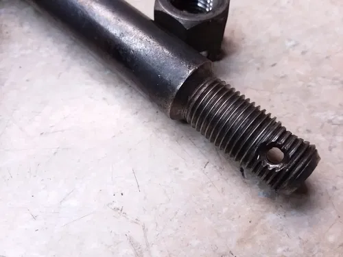 Suzuki 550 Triple GT GT550 Front Wheel Axle Bolt BAD NUT THREADS 1975 ANX-B223