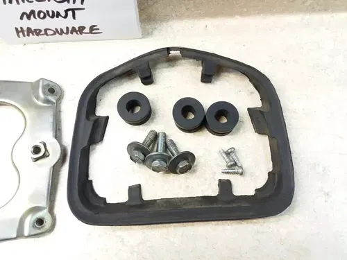 1988 Kawasaki VN 1500 Vulcan VN1500-A2 Taillight Mount Hardware PJ-11