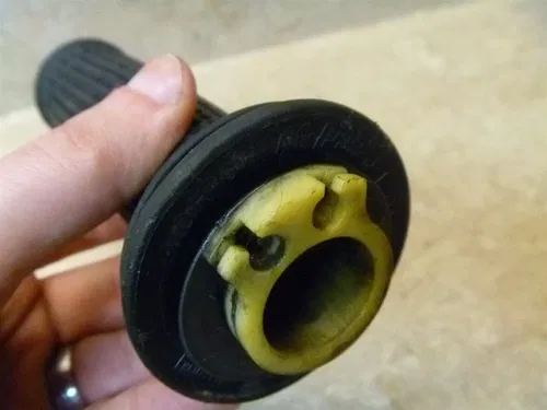 Kawasaki 305 GPZ EX305 GPZ305 GPZ305-B1 Throttle Tube Grip 1983 KB45