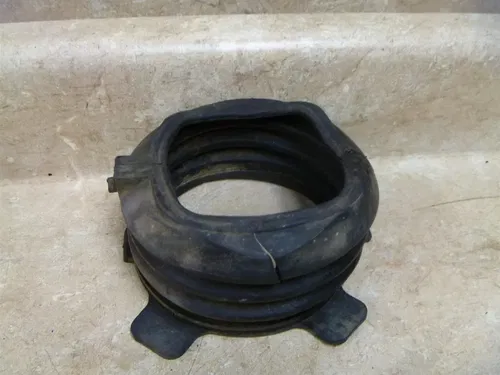 Yamaha 650 XJ MAXIM XJ650 Used Rear Swingarm Boot 1981 YB106