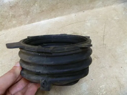 Yamaha 650 XJ MAXIM XJ650 Used Rear Swingarm Boot 1981 YB106