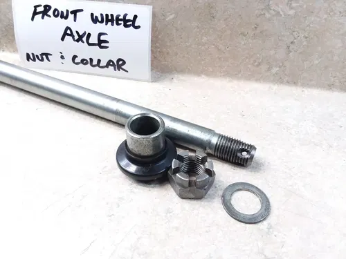 VTG 1986 Yamaha XT 600 XT600 Front Wheel Axle With Nut & Collar ANX-C60