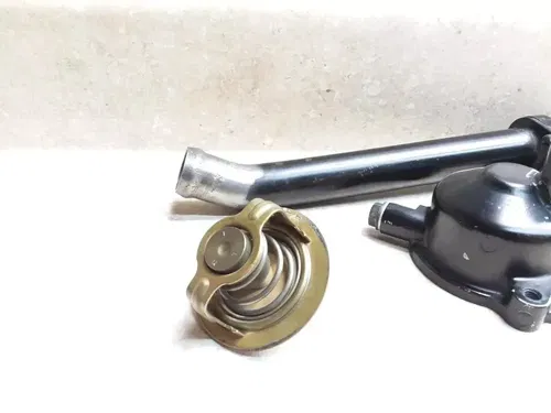 1984 Honda V65 Sabre VF1100S VF 1100 Engine Thermostat & Cover Pipe Assy PJ-1