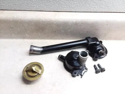 1984 Honda V65 Sabre VF1100S VF 1100 Engine Thermostat & Cover Pipe Assy PJ-1