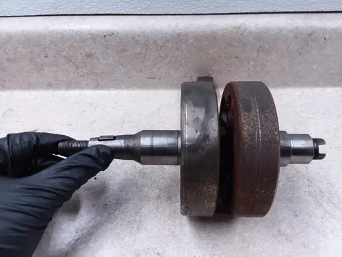 Yamaha 250 Enduro DT DT250 Engine Crank Crankshaft RUST 1975 ANX-B224
