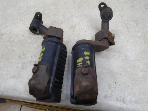 Honda 900 CB CUSTOM CB900-C Used Front Footpegs Set #1 1982 HB268