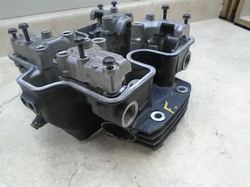 Honda 700 VF SABRE VF700-S VF700S Engine Front Cylinder Head 1984 HB555