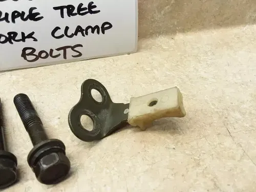 VTG 1982 Yamaha XT550 XT 550 Lower Fork Clamp Triple Tree Pinch Bolts PJ-16