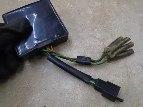 Honda 750 VF SABRE VF750S VF750-S Stop Tail Relay 1982 HB510