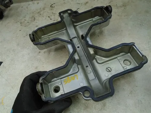 Suzuki 500 GS GS500 Used Engine Cylinder Head cover 1993 SB107