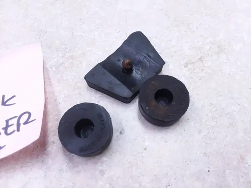 Suzuki 100 TC TC100 Blazer OEM Gas Fuel Tank Rubber Grommets 1973 VTG ANX-B219