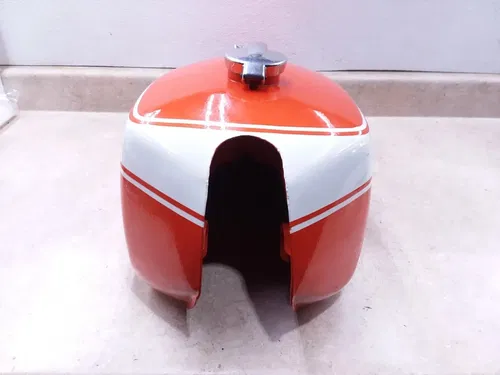 Suzuki 250 GT GT250 OEM Repainted Gas Fuel Tank 1973 VTG ANX-A51 #77