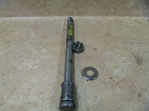 Kawasaki 750 KZ LTD KZ750-F SHAFT Used Rear Wheel Axle 1983 KB72
