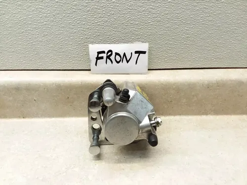 1988 Kawasaki VN 1500 Vulcan VN1500-A2 Front Brake Caliper Pumps Freely PJ-11
