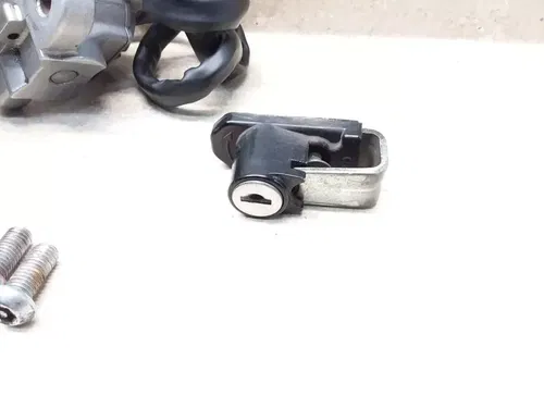 2006 Suzuki V-Strom DL-1000 Ignition Switch & Key Lock Set Tank Cap & Seat PJ-12