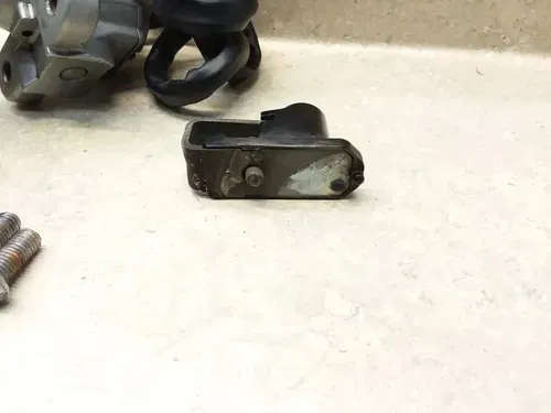 2006 Suzuki V-Strom DL-1000 Ignition Switch & Key Lock Set Tank Cap & Seat PJ-12