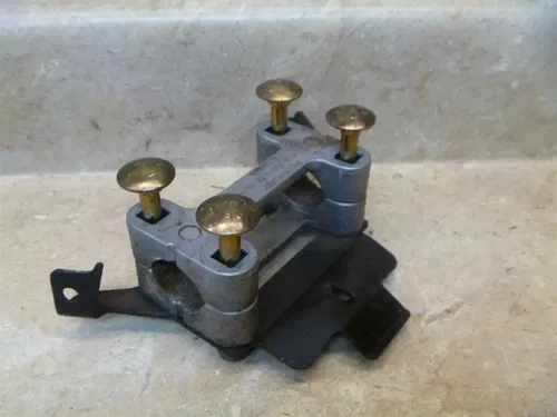 CAN AM Bombardier 500 TRAXTER  4X4 Used Top Handlebar Clamp 2000 RB RB6