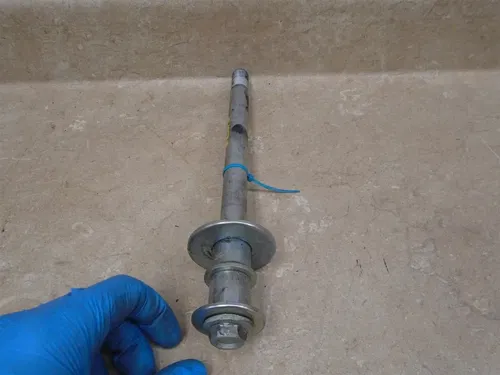 Suzuki 600 GSF BANDIT GSF600-S Used Front Wheel Axle 2002 SB74