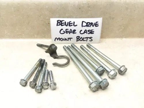 1988 Kawasaki 1500 Vulcan VN1500-A2 Engine Bevel Drive Gear Case Bolt Lot PJ-11