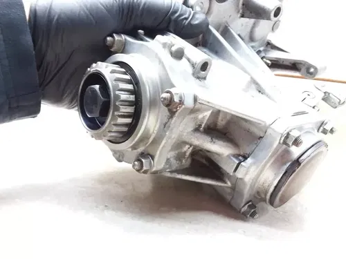 1982 Kawasaki KZ 750 KZ750-N Spectre Engine Bevel Drive Gear Case Assembly PJ-10