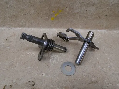 Yamaha 650 XJ MAXIM XJ650 Used Engine Shift Shaft 1982 YB142