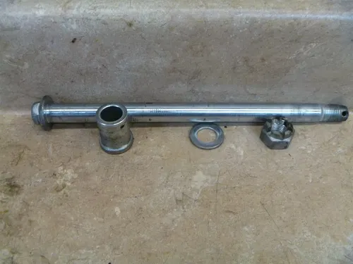 Kawasaki 305 KZ CSR BELT KZ305 Used Front Wheel Axle 1982 KB35