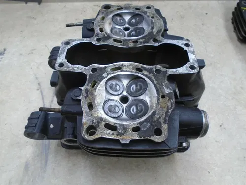 Honda 700 VF SABRE VF700-S VF700S Engine Rear Cylinder Head 1984 HB555