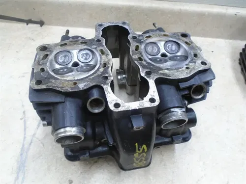 Honda 700 VF SABRE VF700-S VF700S Engine Rear Cylinder Head 1984 HB555