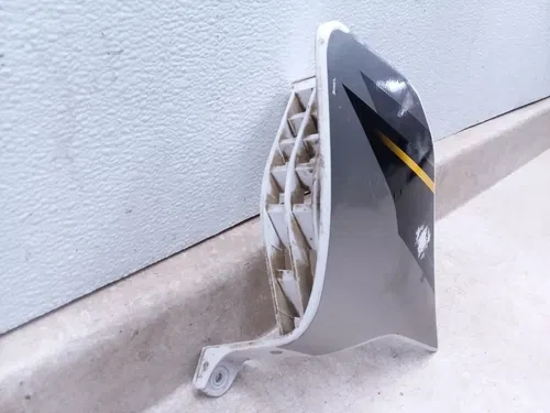 Yamaha 225 XT XT225 Front LEFT Tank Shroud Cover Scoop Grill OEM 2003 ANX-C45