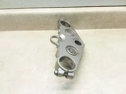 2006 Suzuki V-Strom DL-1000 Top Fork Clamp Triple Tree Bridge PJ-12