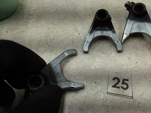 Yamaha 600 TT600 Engine Shift Forks 1984 #25 ANX B213