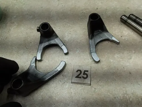 Yamaha 600 TT600 Engine Shift Forks 1984 #25 ANX B213