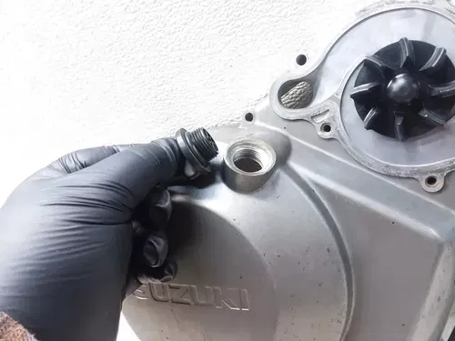 2006 Suzuki V-Strom DL-1000 Right Engine Clutch Water Pump Cover PJ-12