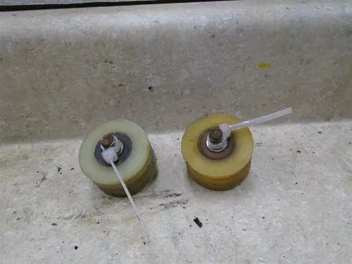 Honda 125 CR CR125R CR125-R Chain Guide Rollers 1982 HB499 WD