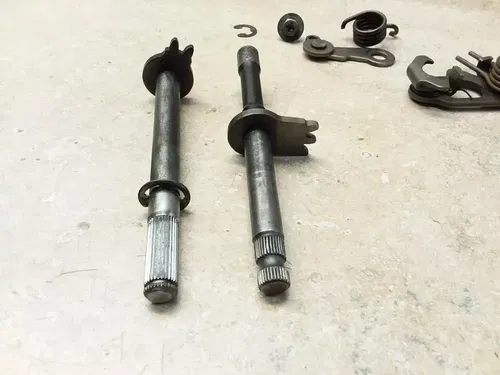 1984 Yamaha TT600 TT 600 Engine Gear Shift Spindle Shaft Hardware Lot PJ-3
