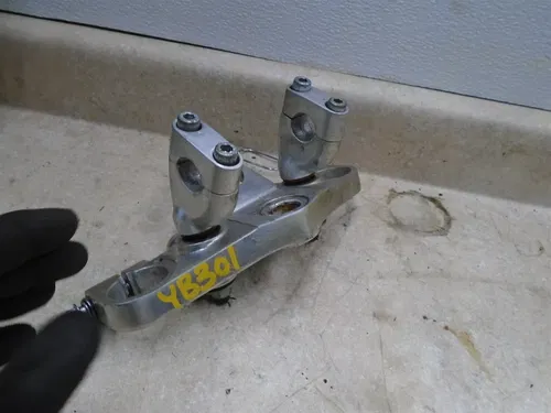 Yamaha 700 FZX FAZER FZX700 Top Triple Clamp 1986 YB301