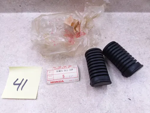 50661-312-000 Vintage NOS Honda 350 SL350 Front Footpeg Rubber Pair #41 ANX-C1