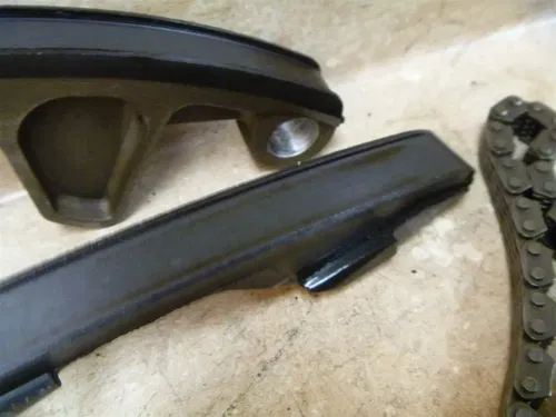 Kawasaki 750 GPZ ZX750 GPZ750 Used Engine Cam Chain Guides 1984 KB65