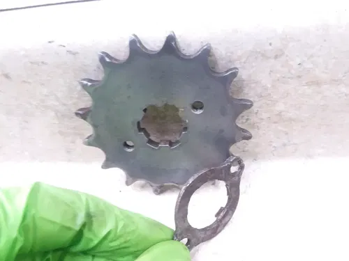Honda 350 SL SL350 OEM Engine Transmission Sprocket & Retainer 1972 VTG ANX-B225