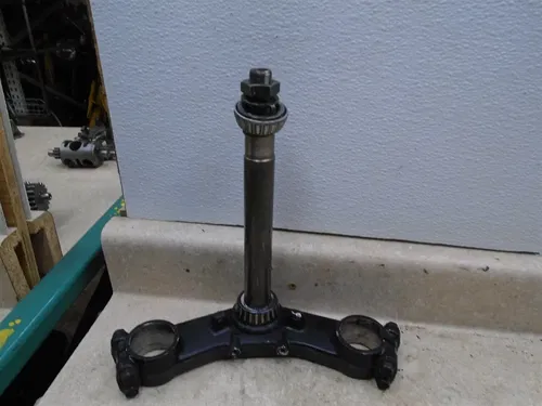 Kawasaki 1000 ZG CONCOURSE ZG1000 Steering Stem 1986 KB141
